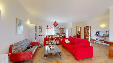 Moradia T6 para Venda em Estômbar e Parchal