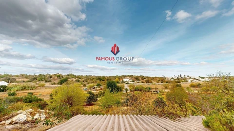 Moradia T6 para Venda em Estômbar e Parchal