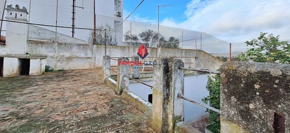 Moradia T8 para Venda em Portimão