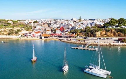 Moradia T8 para Venda em Portimão