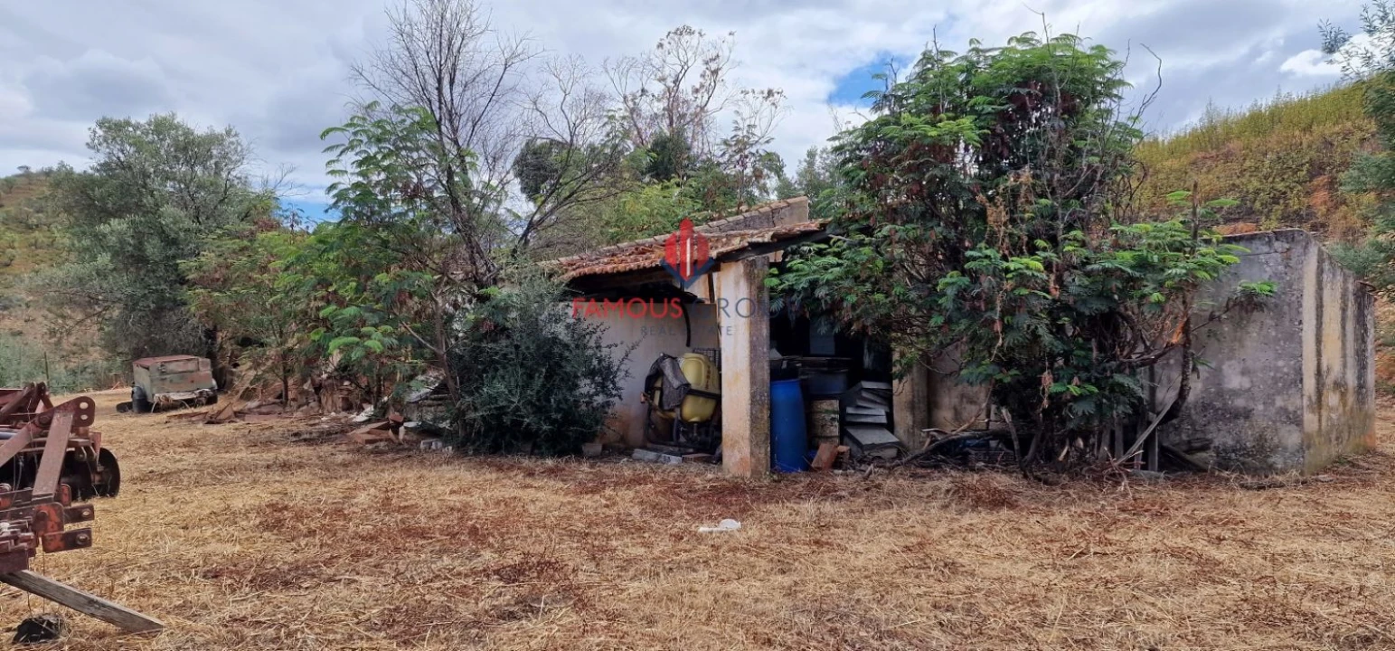 Moradia T5 para Venda em Alferce Foto 11