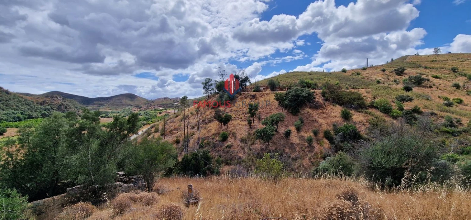 Moradia T5 para Venda em Alferce Foto 15