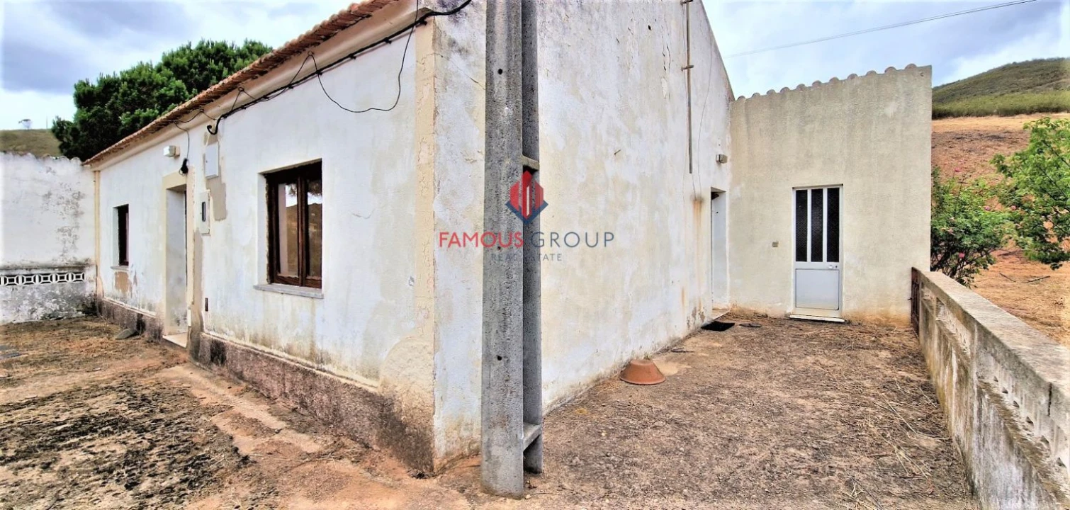 Moradia T5 para Venda em Alferce Foto 2