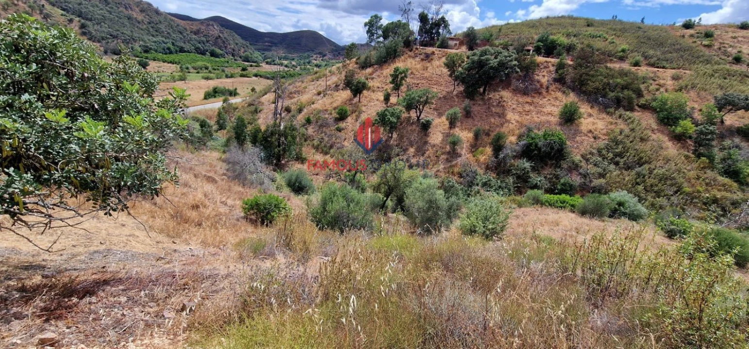 Moradia T5 para Venda em Alferce Foto 26