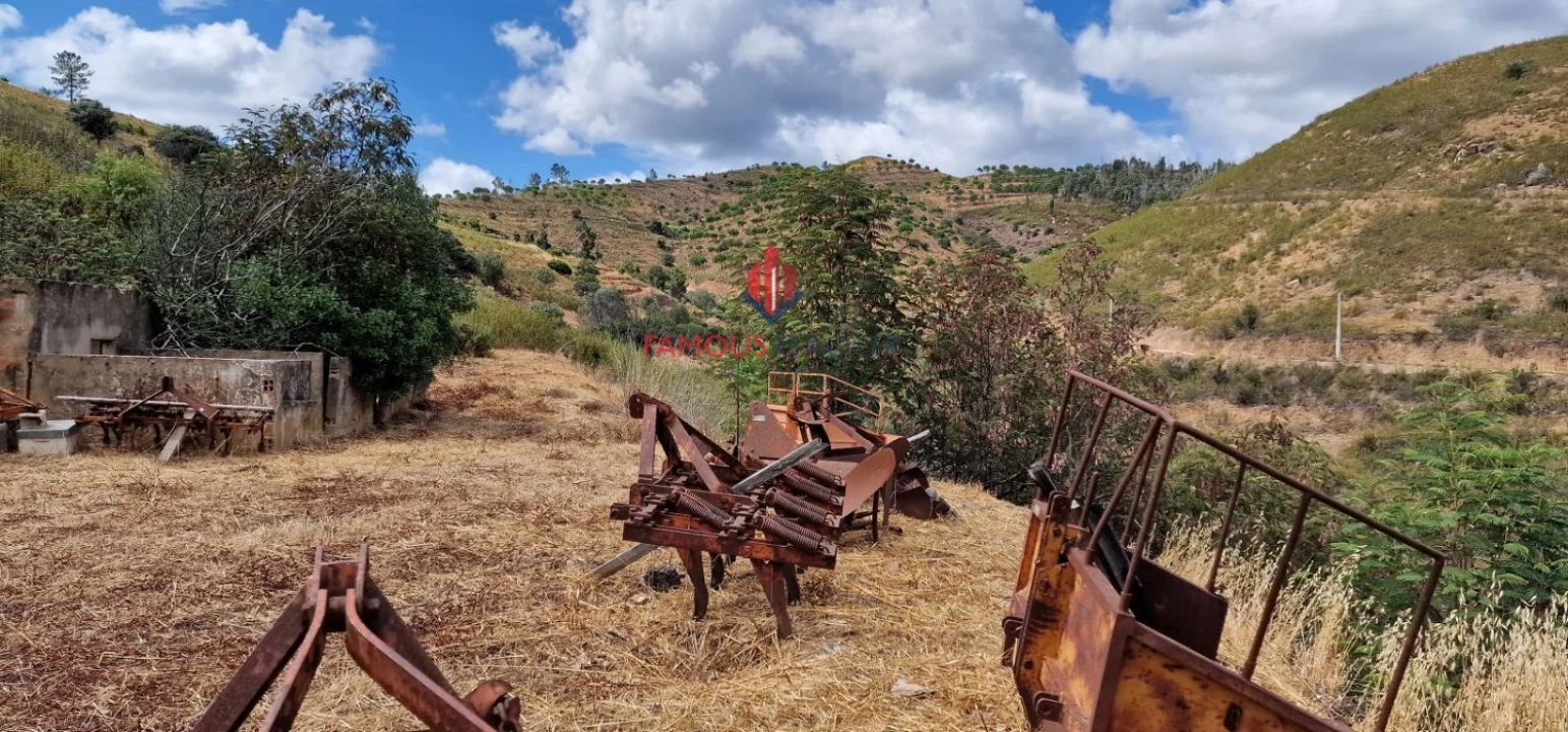 Moradia T5 para Venda em Alferce Foto 30