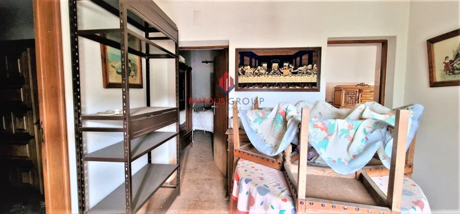 Moradia T5 para Venda em Alferce Foto 8