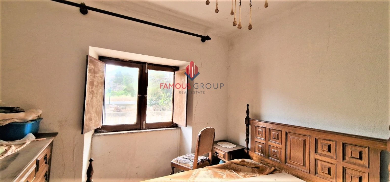 Moradia T5 para Venda em Alferce Foto 9