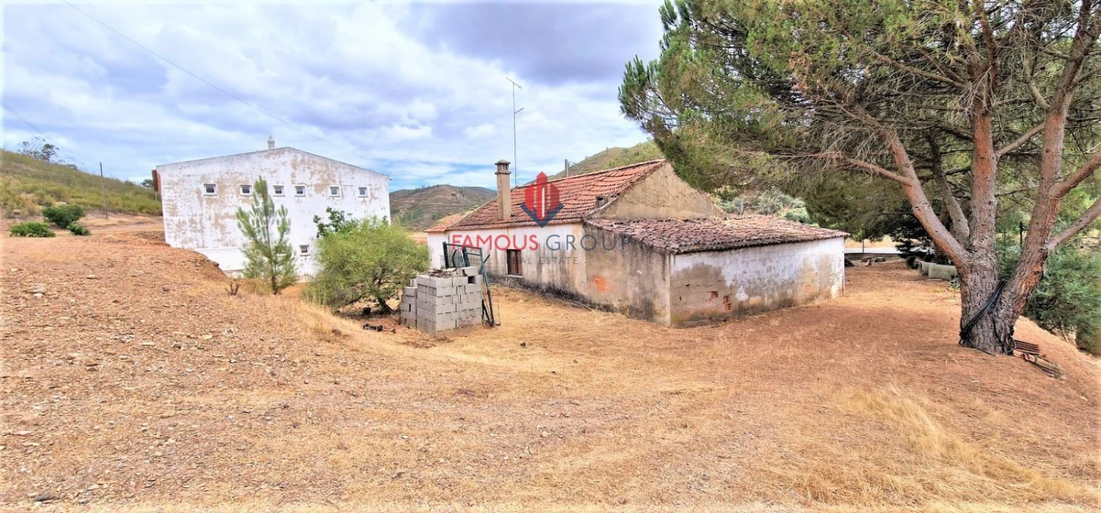 Moradia T5 para Venda em Alferce Foto 1