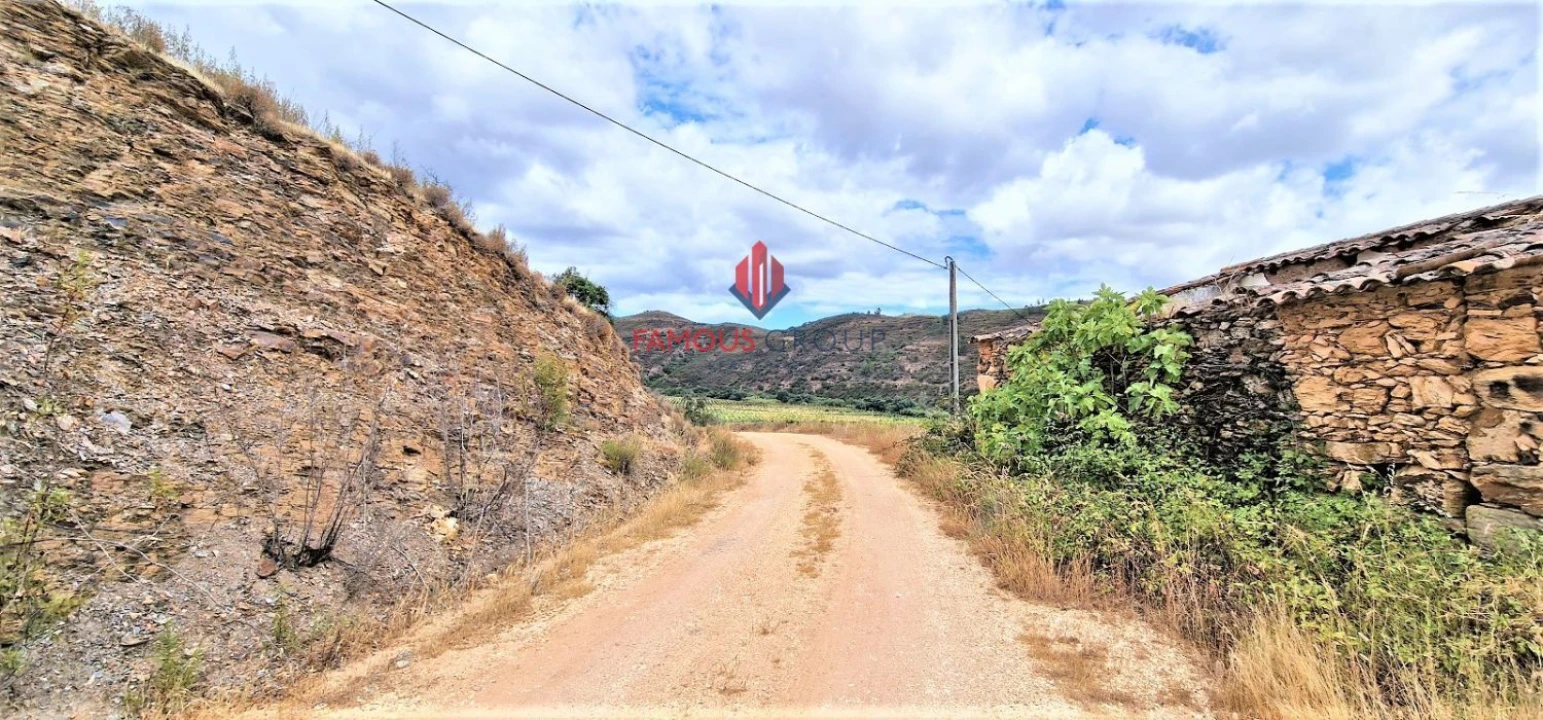 Moradia T5 para Venda em Alferce Foto 24
