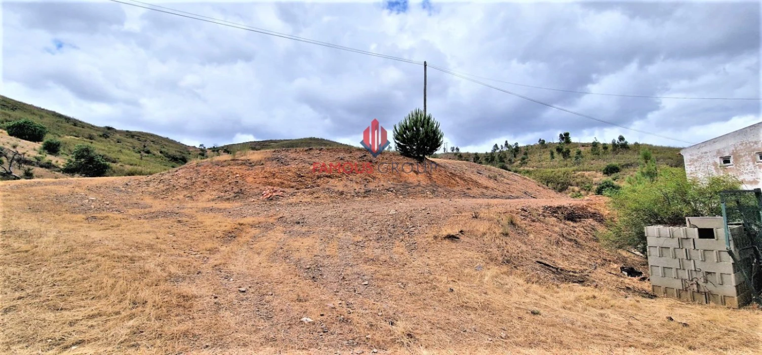 Moradia T5 para Venda em Alferce Foto 5