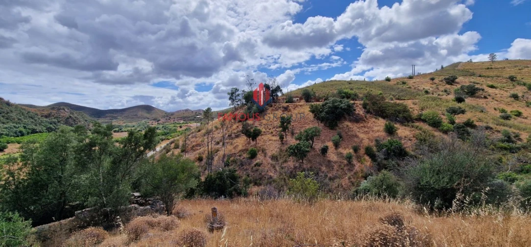 Moradia T5 para Venda em Alferce Foto 15