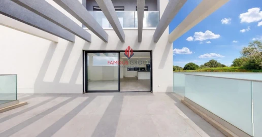 Moradia T4 para Venda em Mexilhoeira Grande