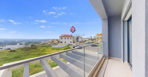 Moradia T4 para Venda em Mexilhoeira Grande