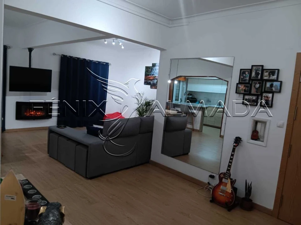 Apartamento T3 para Venda em Laranjeiro e Feijó Foto 22