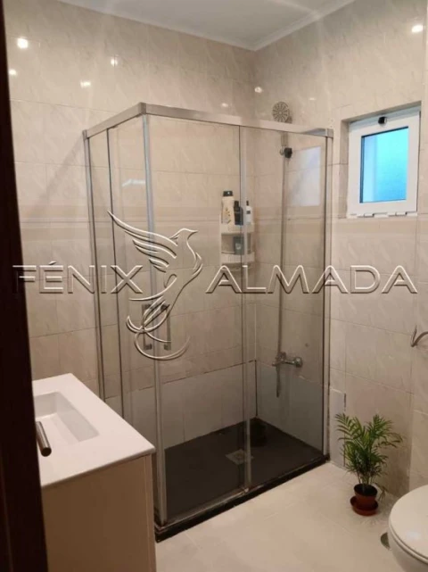 Apartamento T3 para Venda em Laranjeiro e Feijó