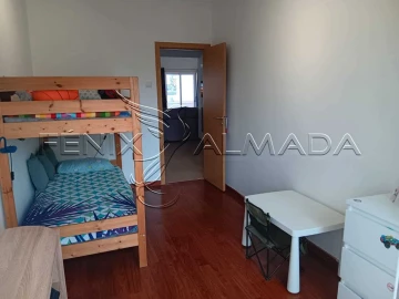 Apartamento T3 para Venda em Laranjeiro e Feijó