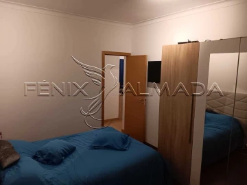 Apartamento T3 para Venda em Laranjeiro e Feijó