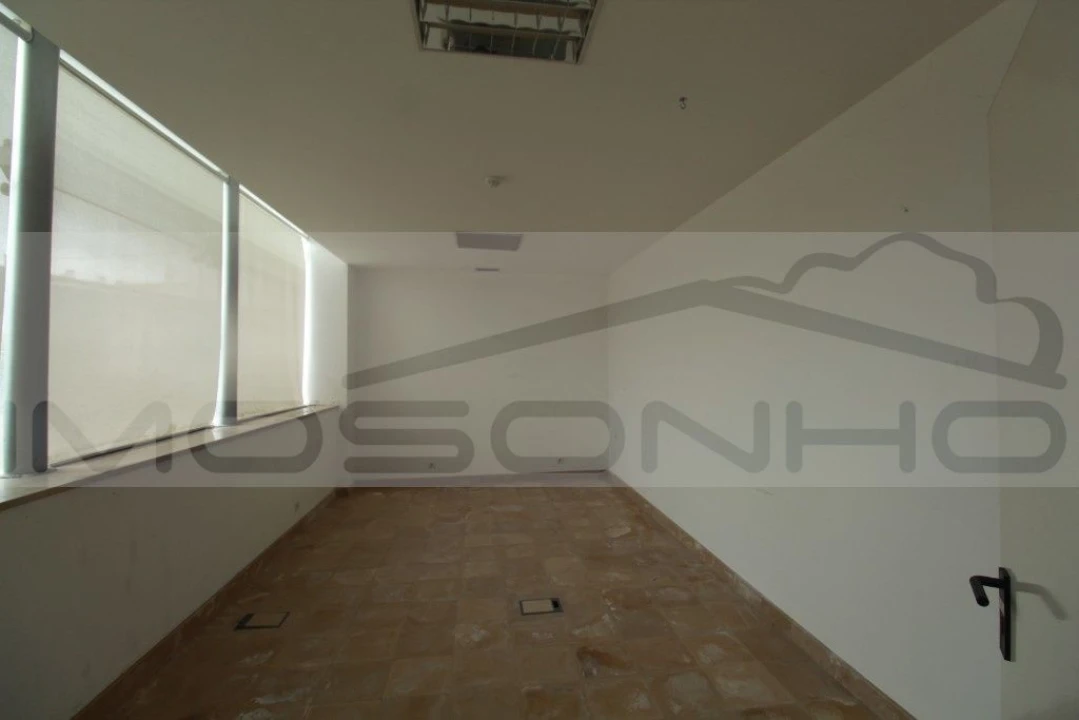 Negócio para Venda em Golpilheira Foto 15