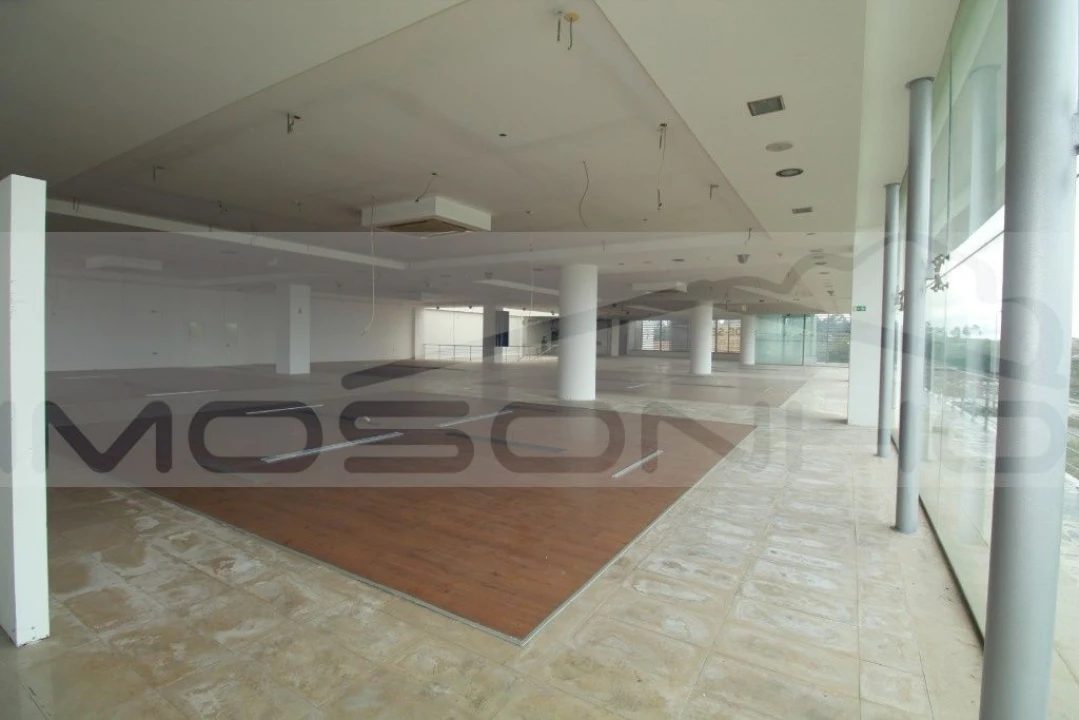 Negócio para Venda em Golpilheira Foto 45