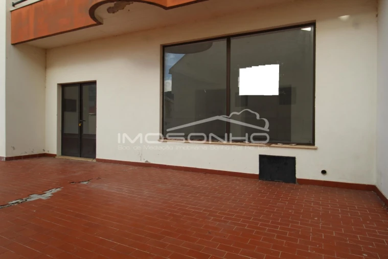 Negócio para Venda em Minde Foto 8