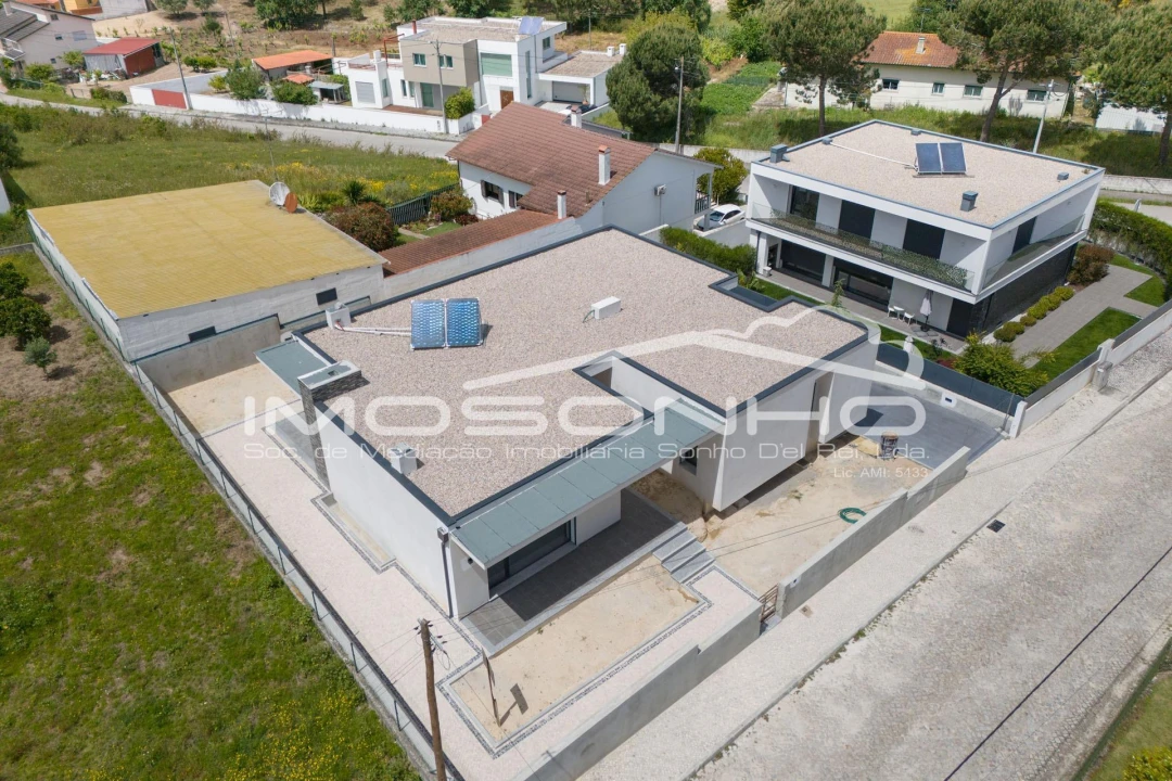 Moradia T3 para Venda em Leiria, Pousos, Barreira e Cortes Foto 24