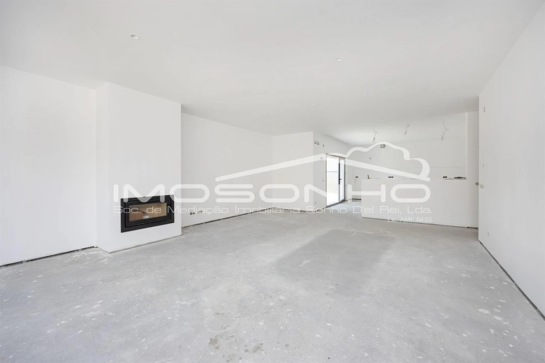 Moradia T3 para Venda em Leiria, Pousos, Barreira e Cortes Foto 3