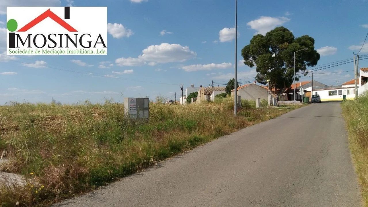 Terreno para Venda em Ferreira do Alentejo e Canhestros Foto 1