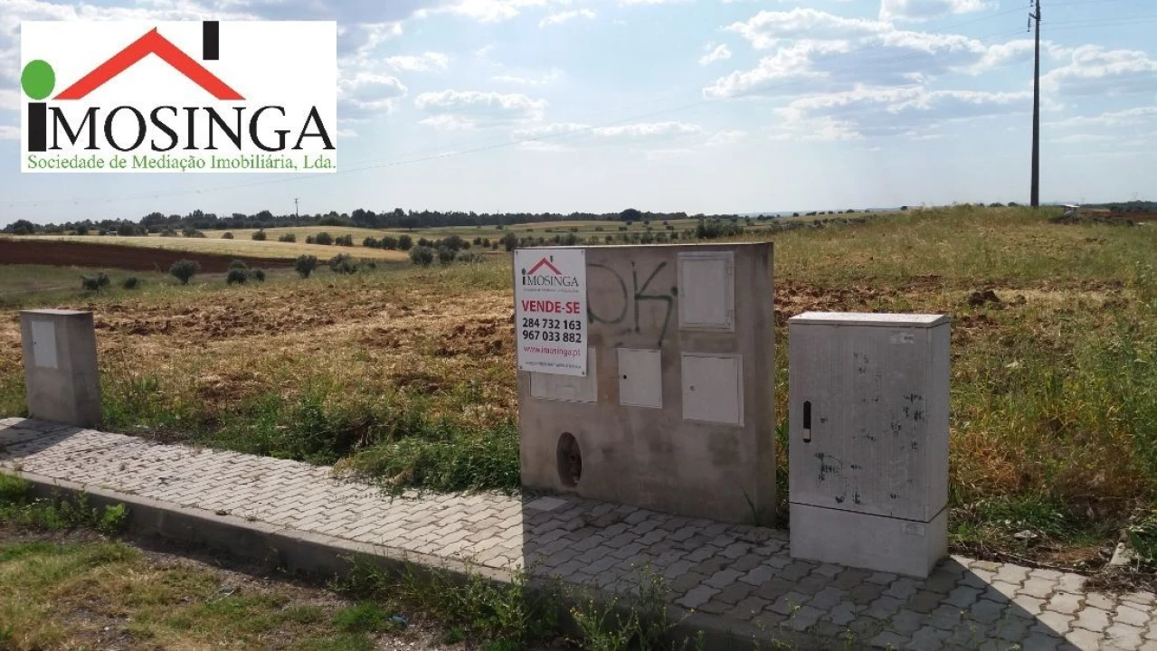 Terreno para Venda em Ferreira do Alentejo e Canhestros Foto 2