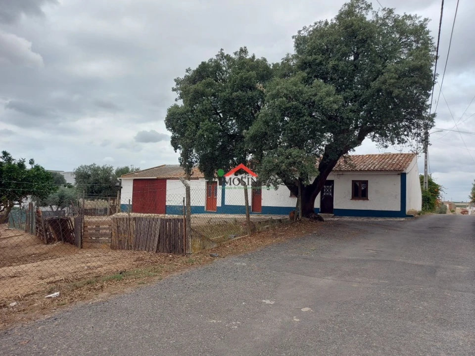 Moradia T2 para Venda em Ferreira do Alentejo e Canhestros Foto 2