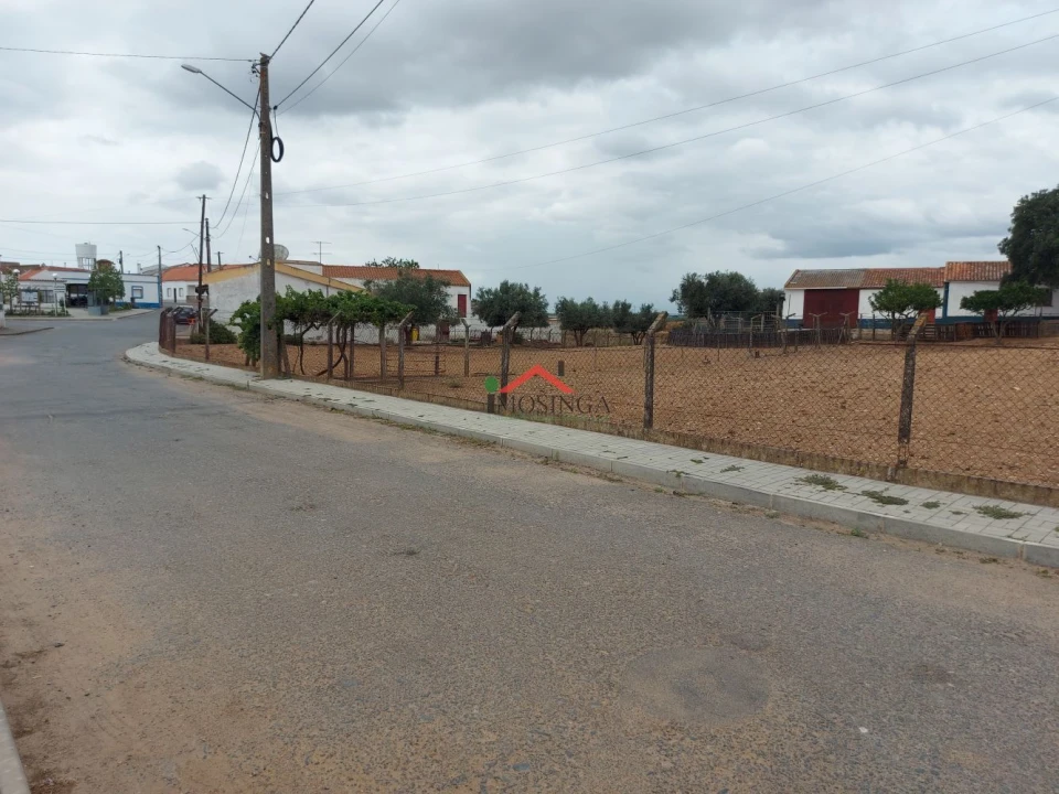 Moradia T2 para Venda em Ferreira do Alentejo e Canhestros Foto 3