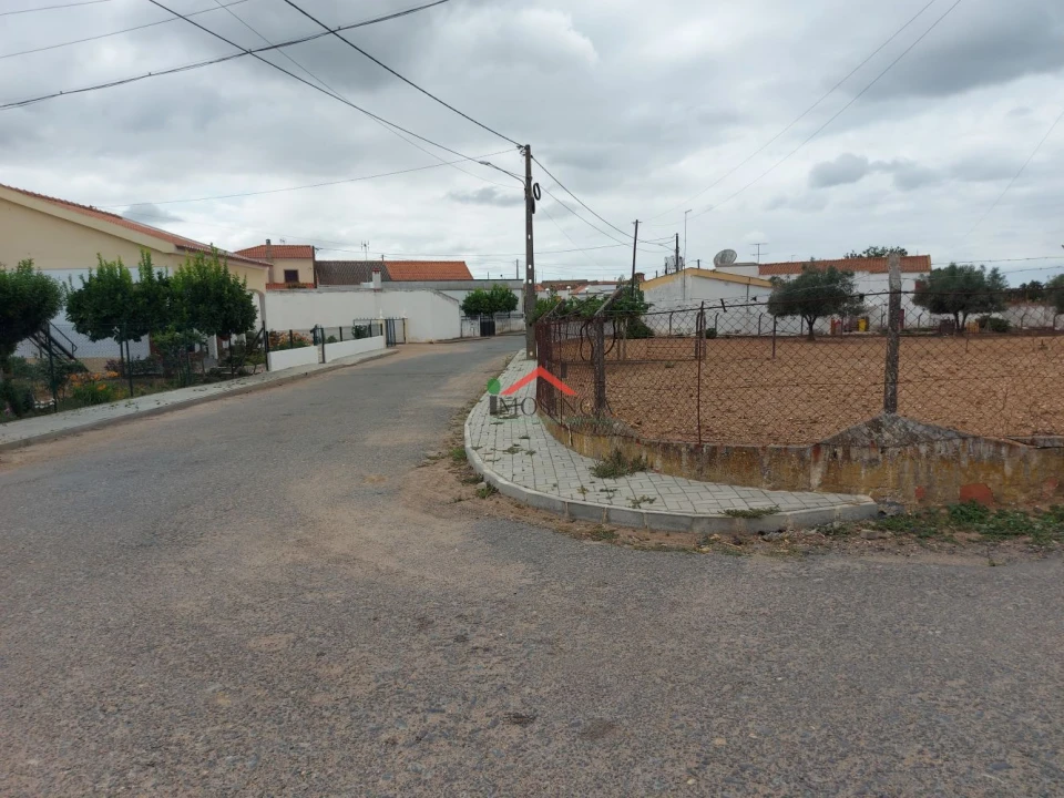 Moradia T2 para Venda em Ferreira do Alentejo e Canhestros Foto 6