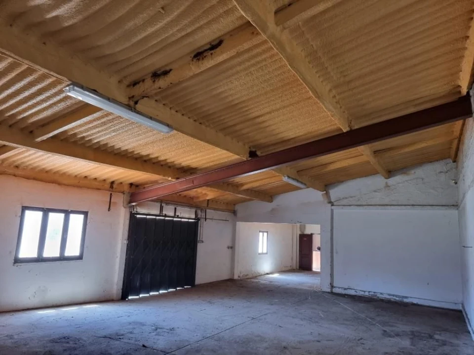 Armazém para Venda em Vilarinho do Bairro Foto 2