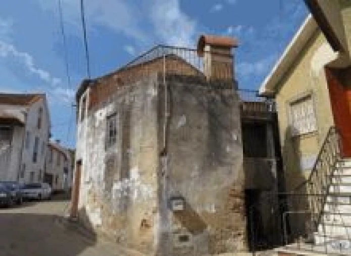 Moradia T2 para Venda em Miranda do Corvo Foto 2