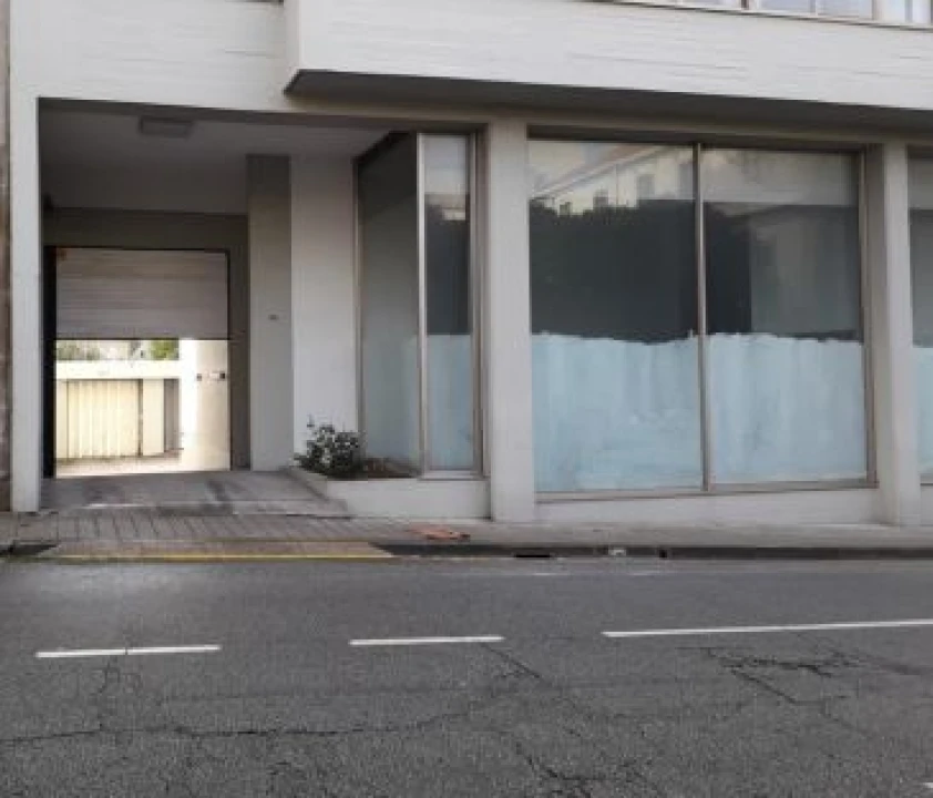 Negócio para Venda em Ramalde Foto 3