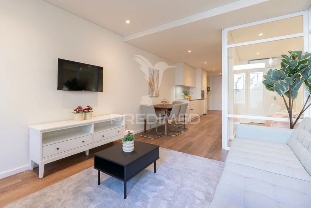 Apartamento T2 para Venda em Cedofeita, Santo Ildefonso, Sé, Miragaia, São Nicolau e Vitória Foto 3
