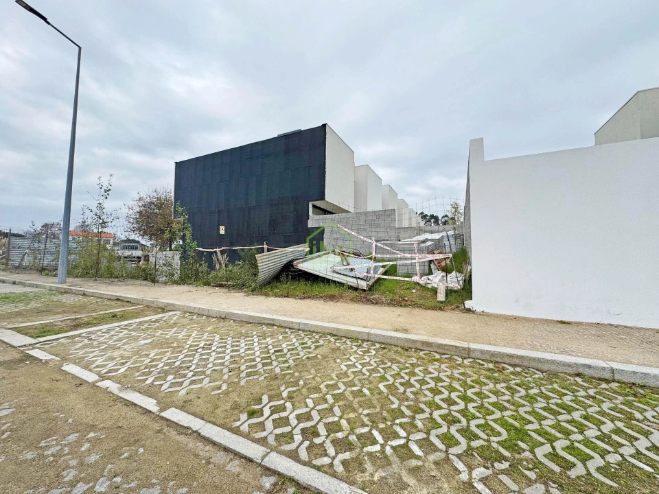 Terreno para Venda em Touguinha e Touguinhó Foto 1