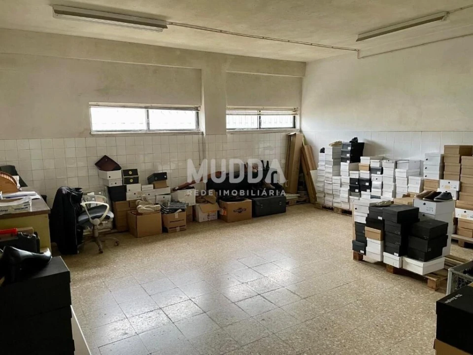 Armazém para Venda em São Miguel do Souto e Mosteirô Foto 9