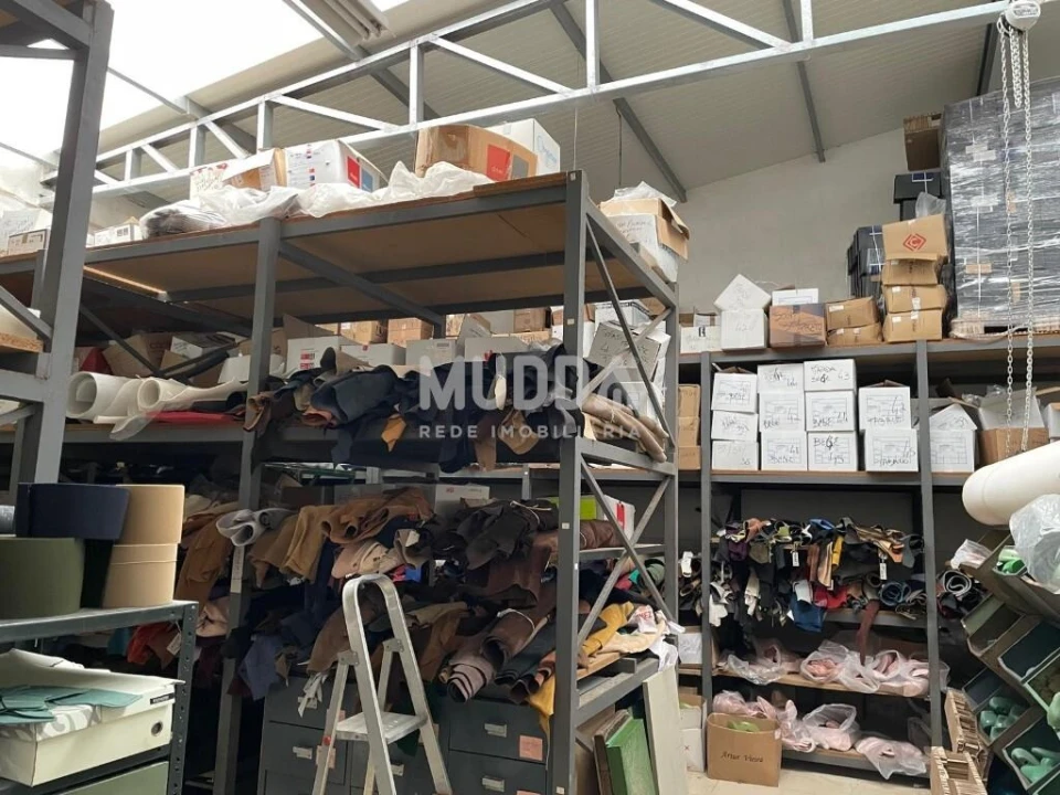 Armazém para Venda em São Miguel do Souto e Mosteirô Foto 8