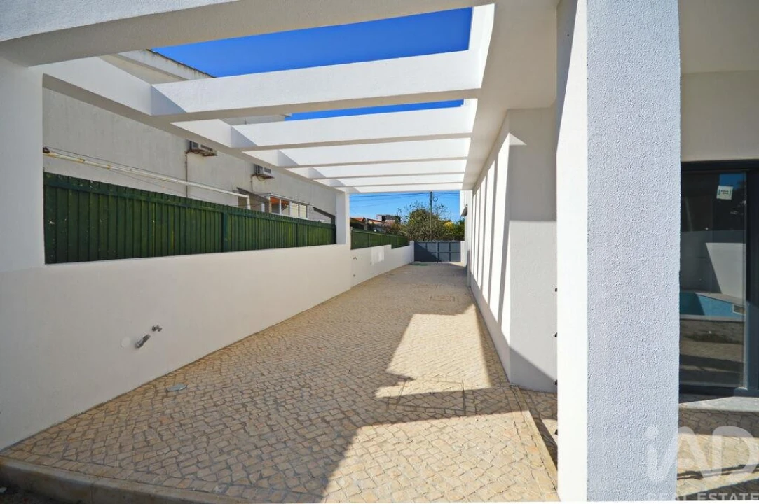 Moradia T4 para Venda em Fernao Ferro Foto 22