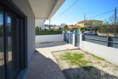 Moradia T4 para Venda em Fernao Ferro