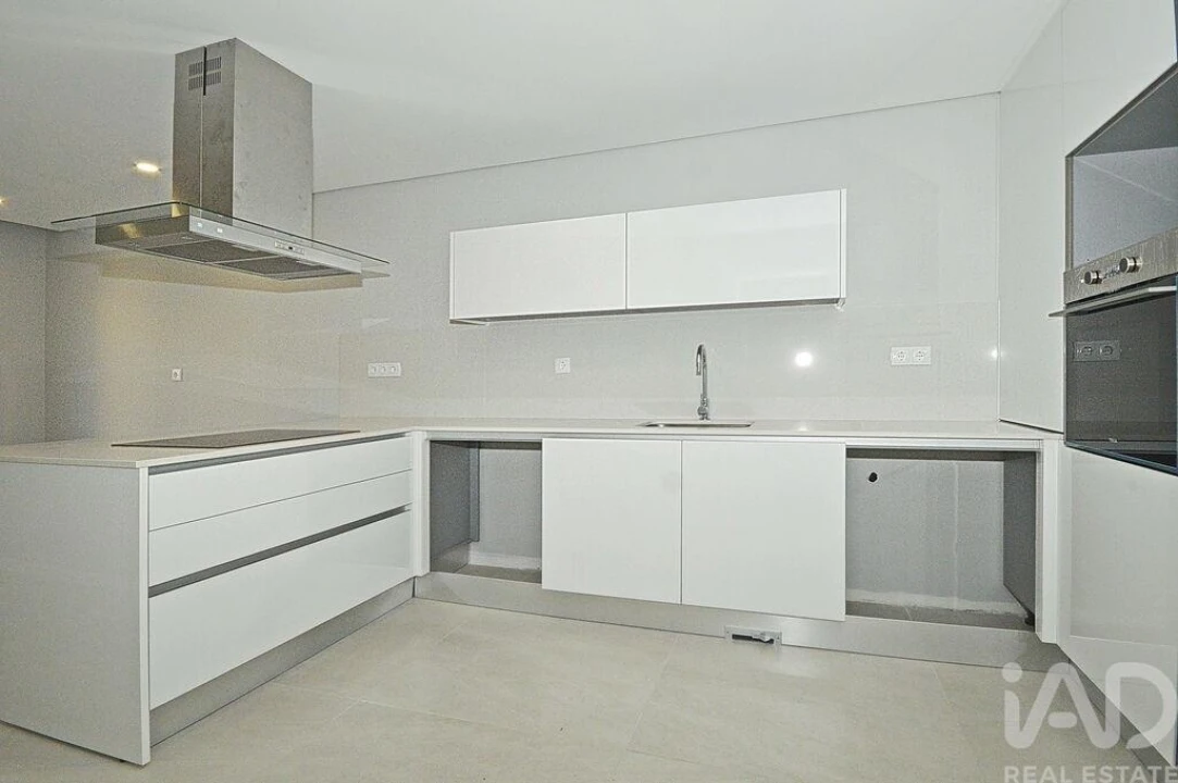 Moradia T4 para Venda em Fernao Ferro Foto 28