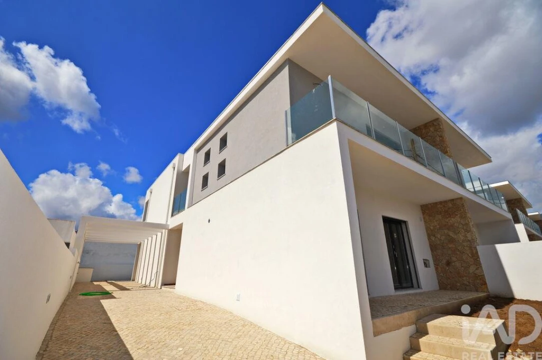 Moradia T4 para Venda em Fernao Ferro Foto 3