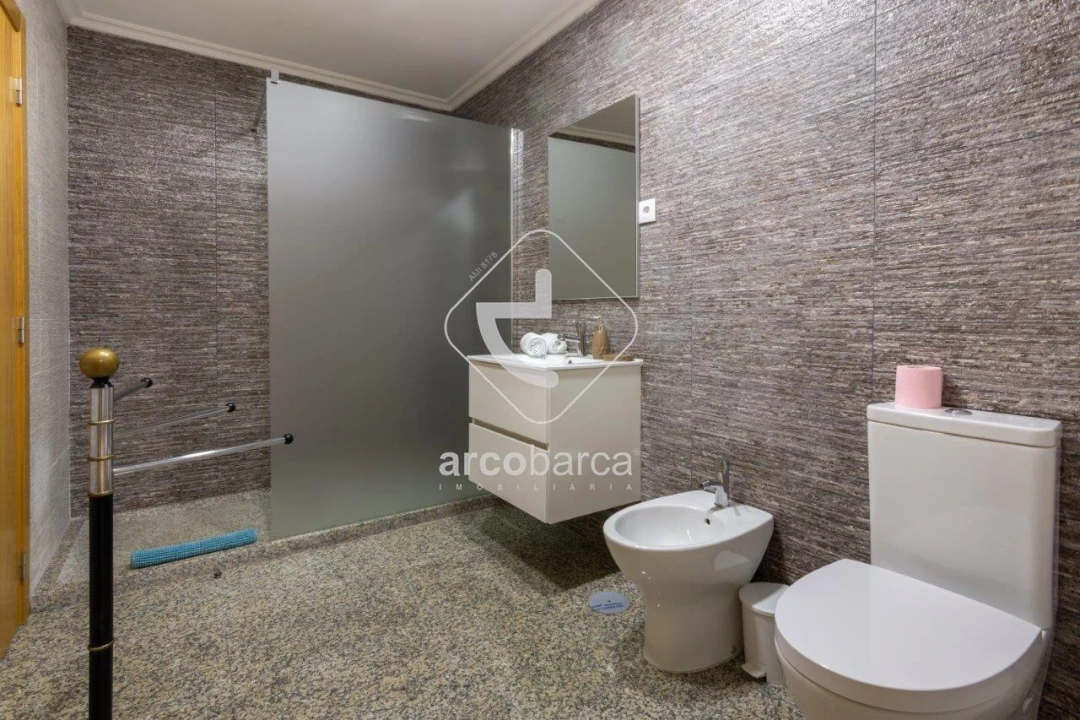 Moradia T4 para Venda em Jolda (Madalena) e Rio Cabrão Foto 8