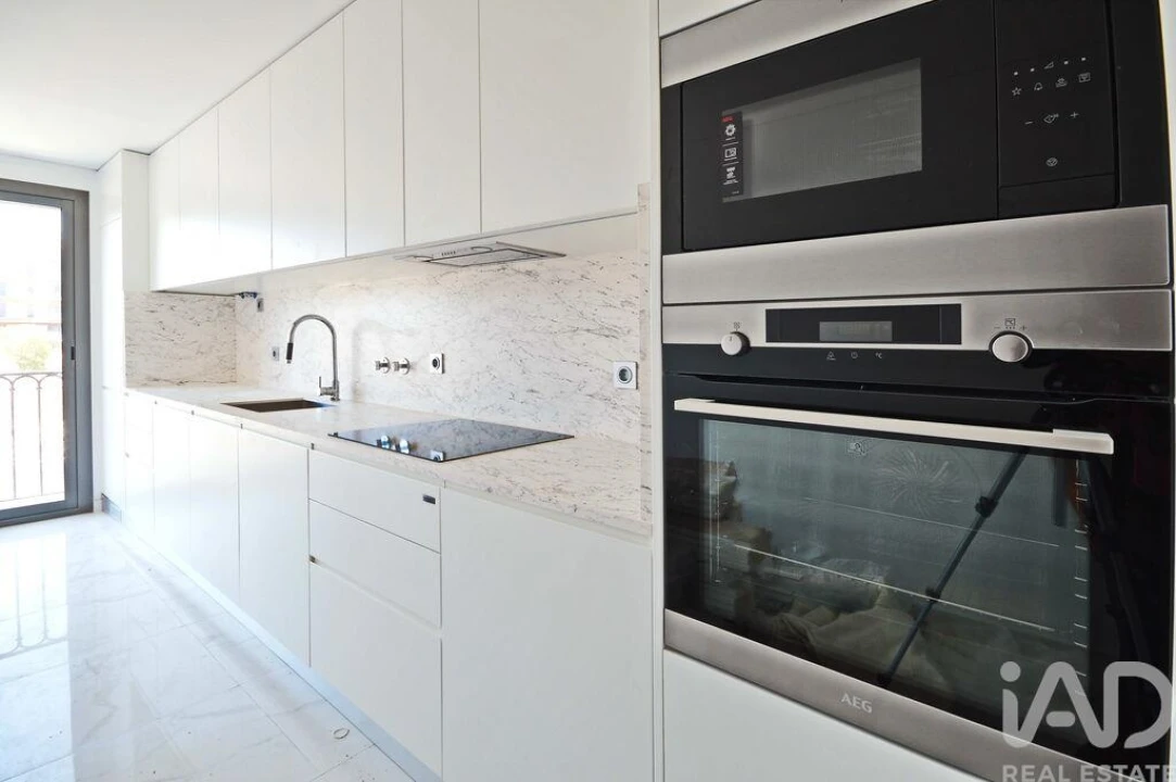 Apartamento T3 para Venda em Fernao Ferro Foto 1