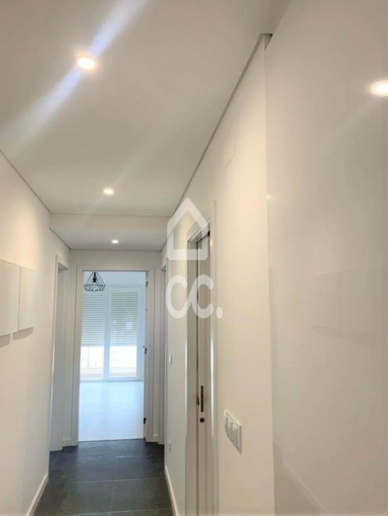 Apartamento T2 para Venda em Corroios Foto 9