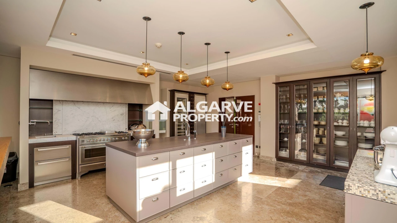 Moradia T13 para Venda em Quarteira Foto 49