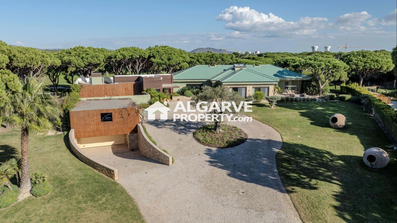 Moradia T13 para Venda em Quarteira Foto 46