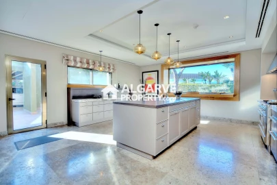 Moradia T13 para Venda em Quarteira