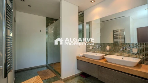 Moradia T13 para Venda em Quarteira