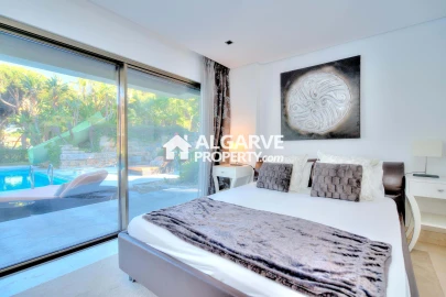 Moradia T13 para Venda em Quarteira